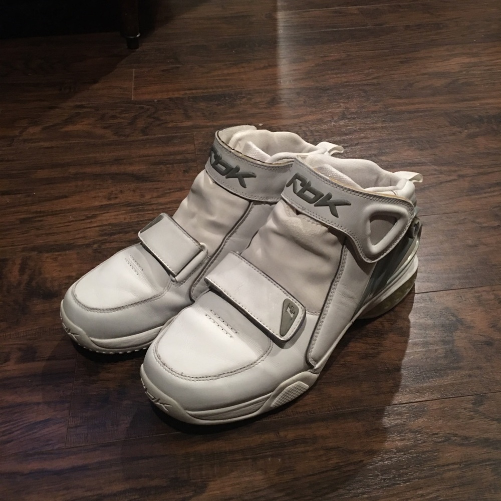 Reebok Answer IX Allen Iverson shoes, White in color, size 11 mens